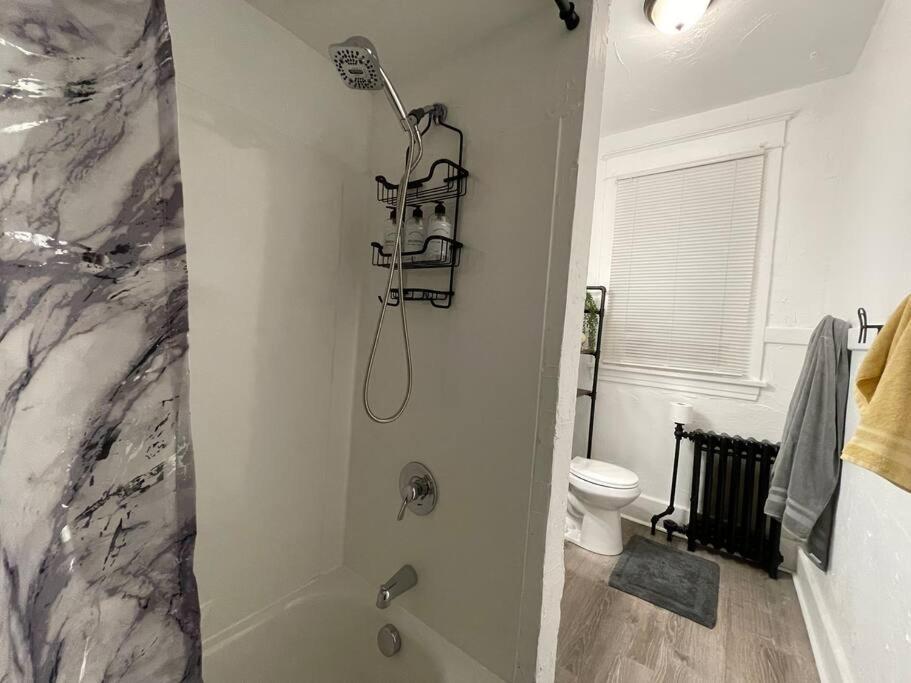 Апартаменты Lovely 2Br W Office Space - King Bed & Alexa Питтсбург Экстерьер фото